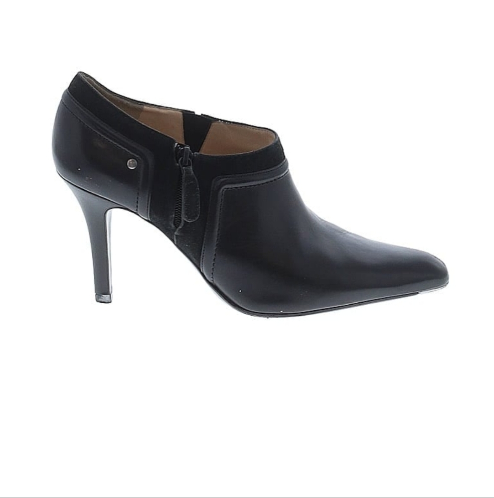 COLE HAAN Black leather Yelena Booties 8 pointed toe stiletto heels ankle Y2K